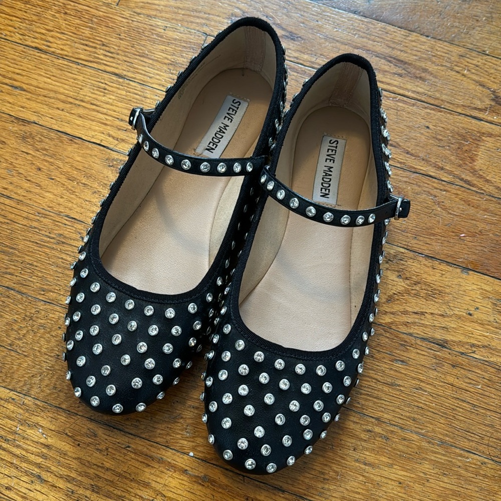 Steve Madden size 8.5 Vinetta Rhinestone Studded flats